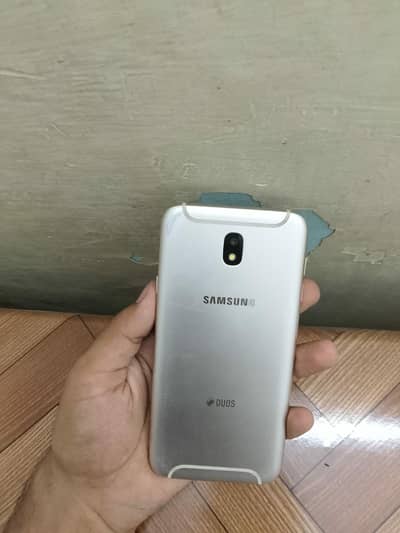 Samsung Mobile J7 Pro