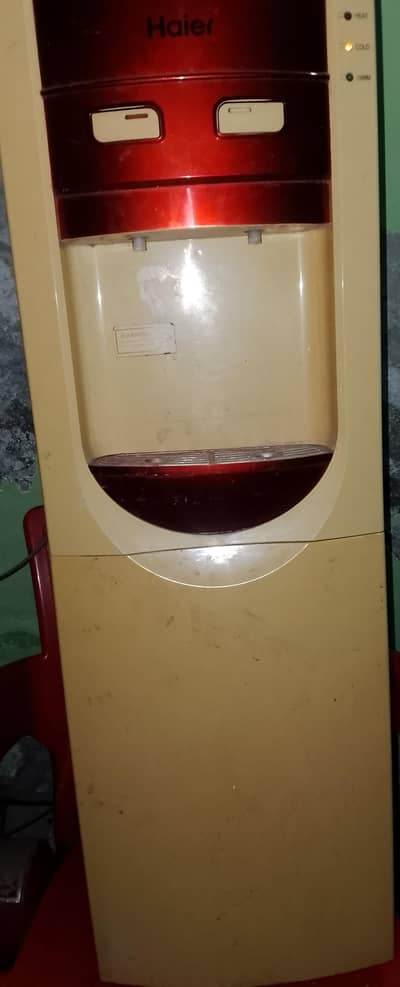 Hair water dispenser used