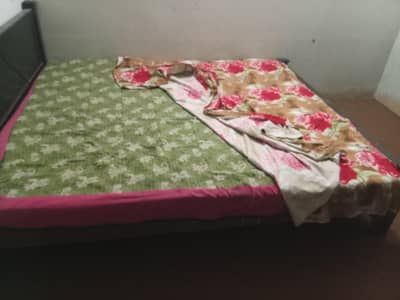 Medium bed hai or matress hai all okay hai