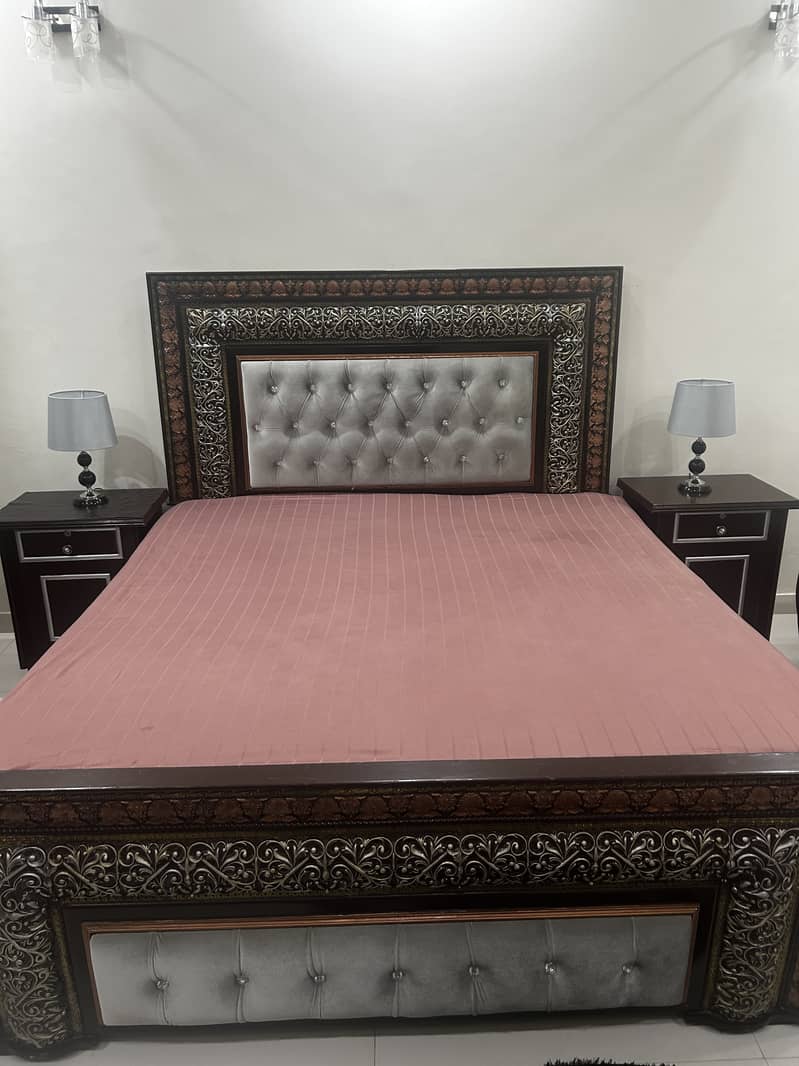 King Bed 0