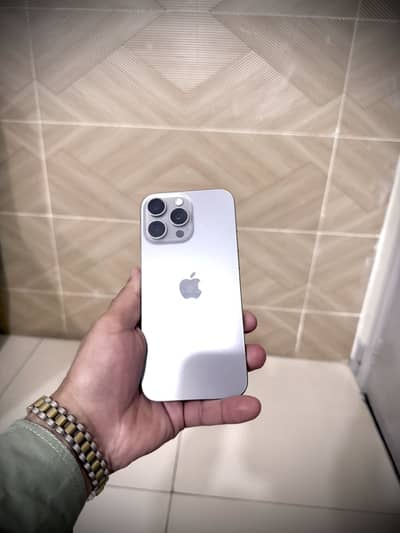Apple iPhone 16 Pro Max