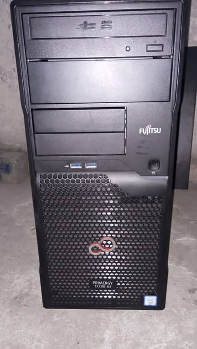 Fujitsu TX 1310 M1 / E3 1226 V3 / 8GB Ram / 900GB SAS Hard