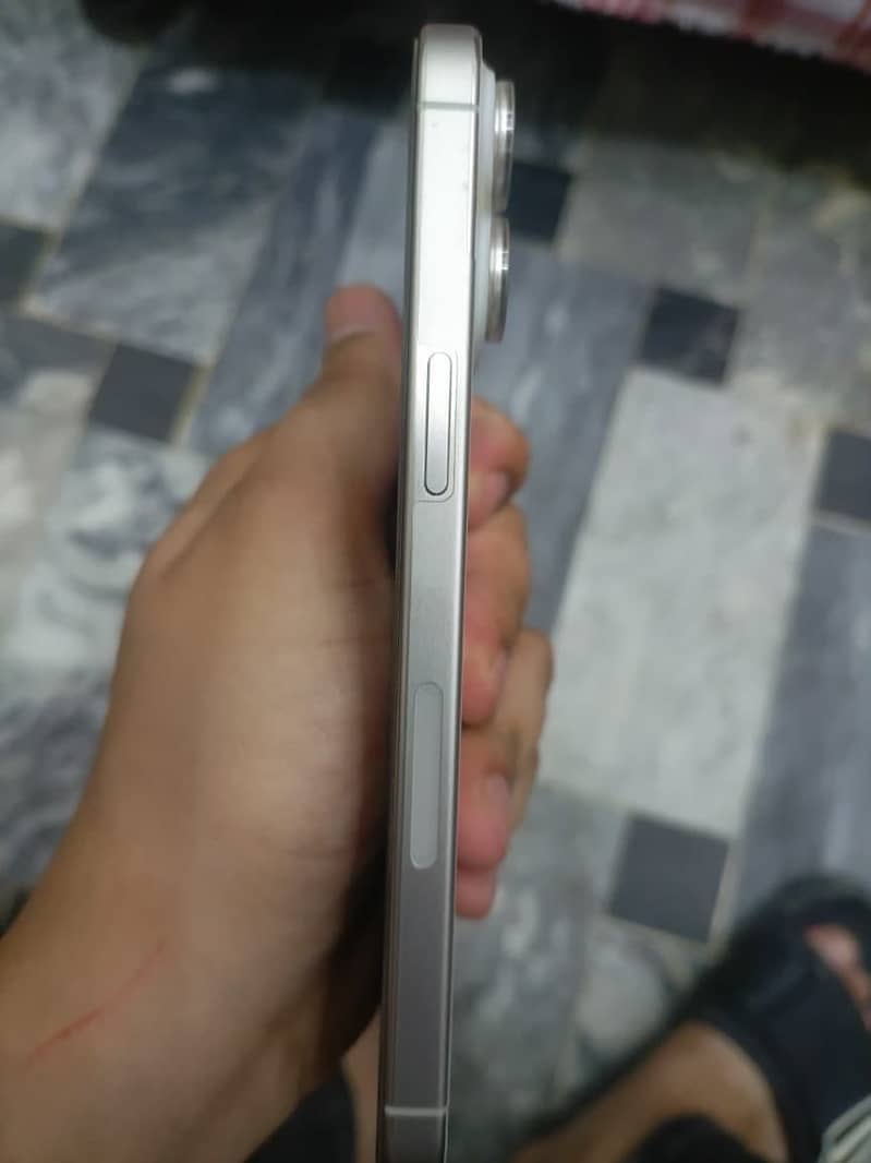 iPhone 15 Pro Max 0