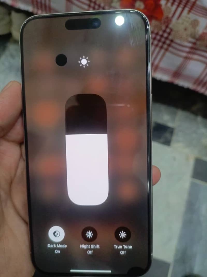 iPhone 15 Pro Max 8