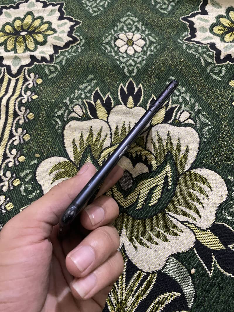 Apple iPhone 7 Plus 1