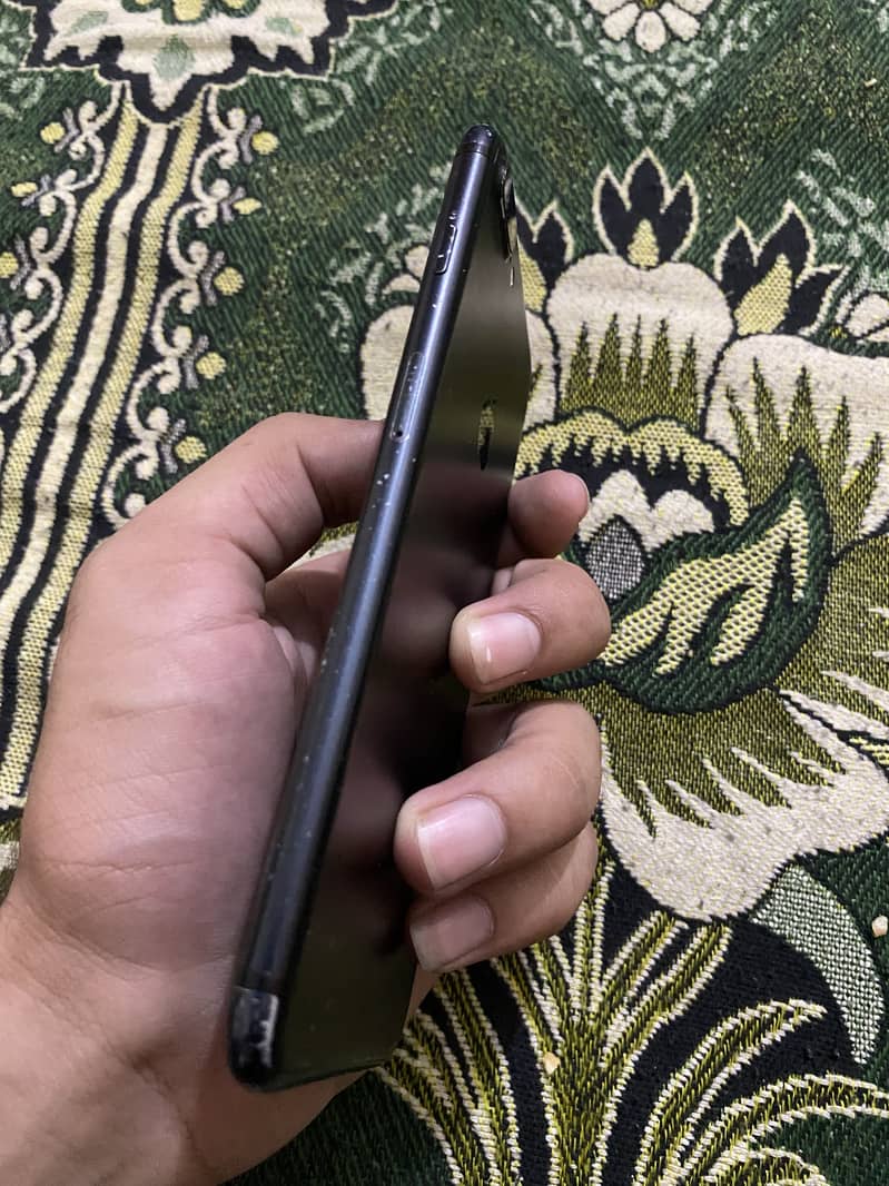 Apple iPhone 7 Plus 2