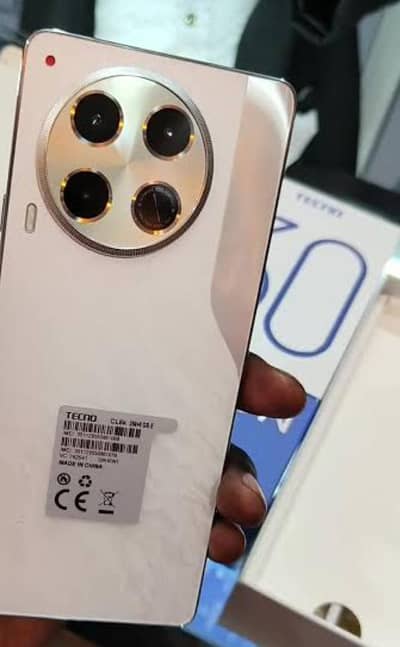 Tecno CAMON 30