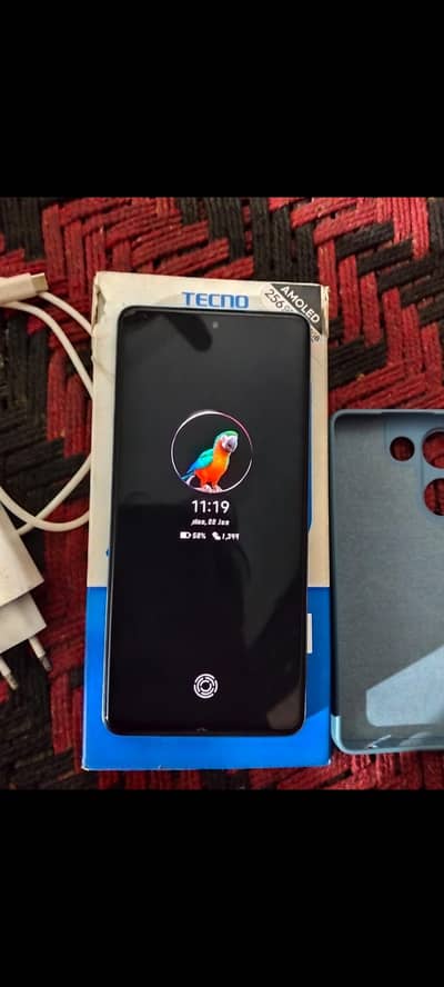 Tecno CAMON 20 box charger sath all okay ha 10 by 9