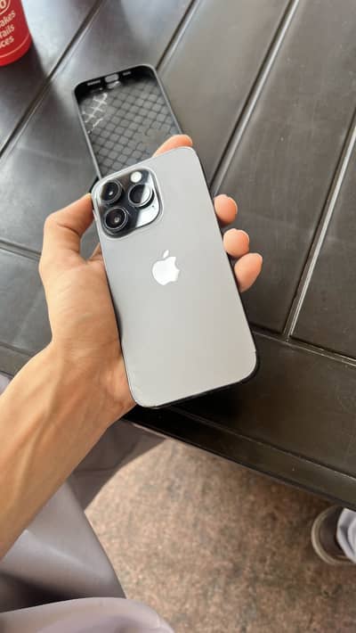Apple iPhone 14 Pro jv
