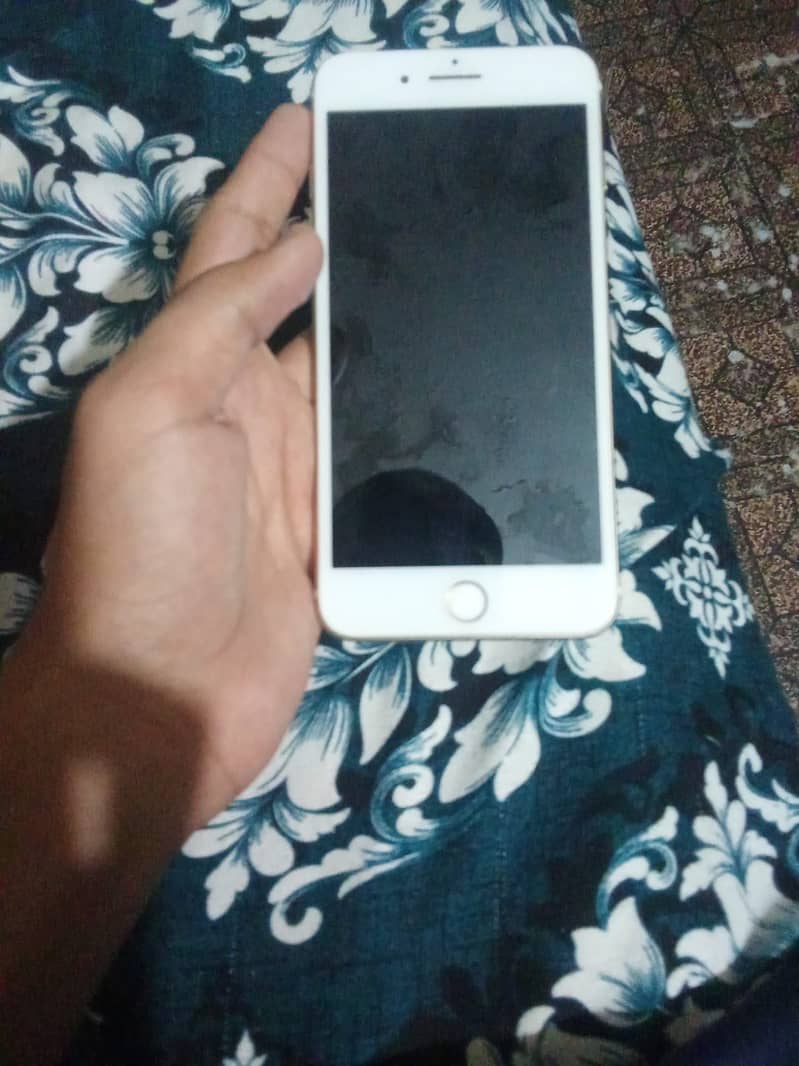 Apple iPhone 7 Plus 4