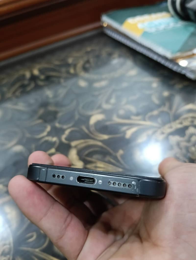 Apple iPhone 15 Pro 2
