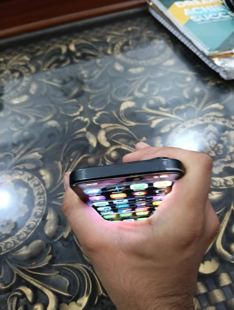 Apple iPhone 15 Pro 8