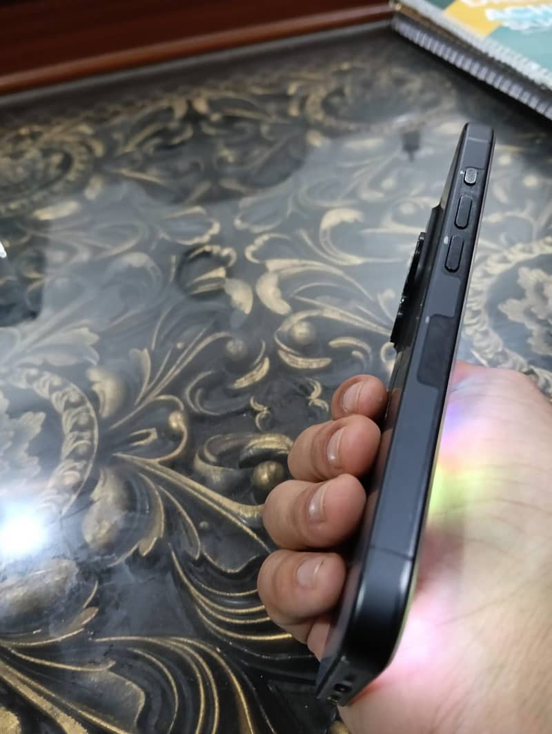 Apple iPhone 15 Pro 9