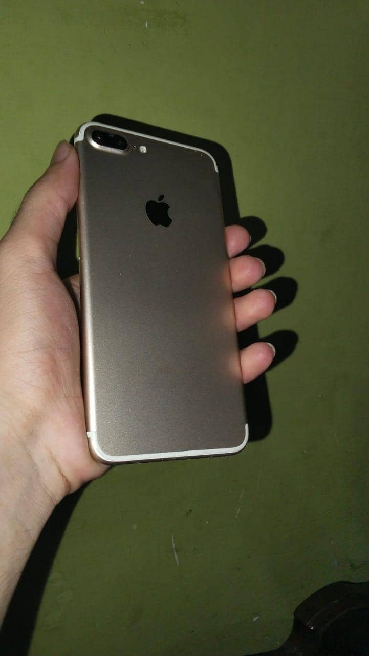 Apple iPhone 7 Plus 1