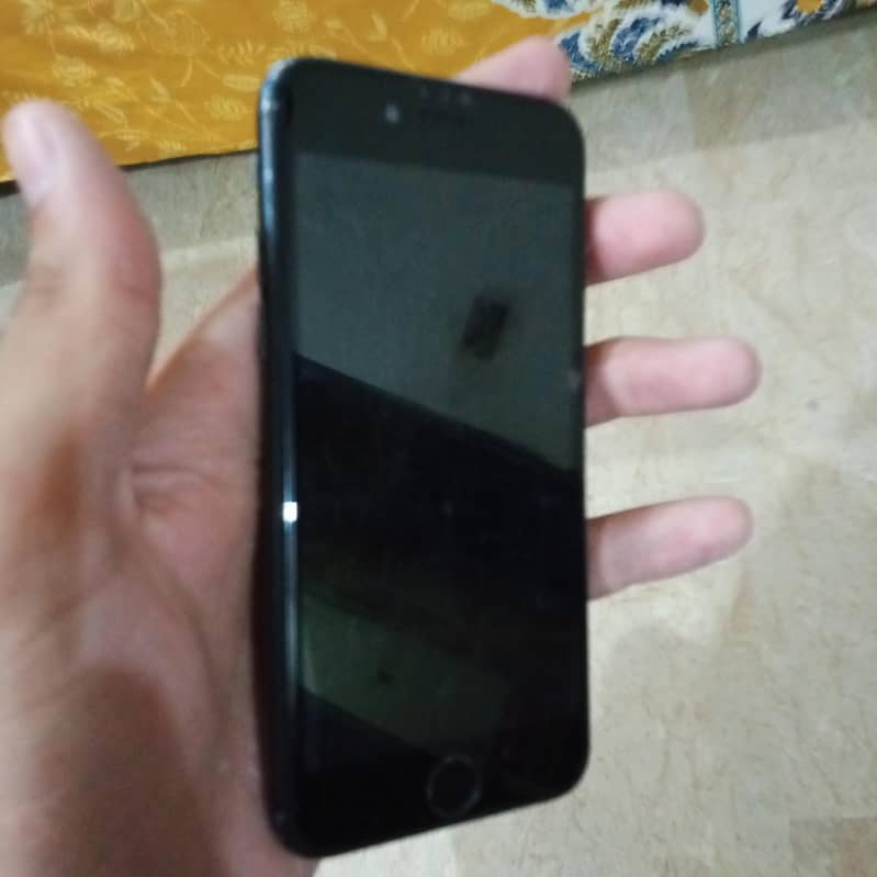 Apple iPhone 7 1