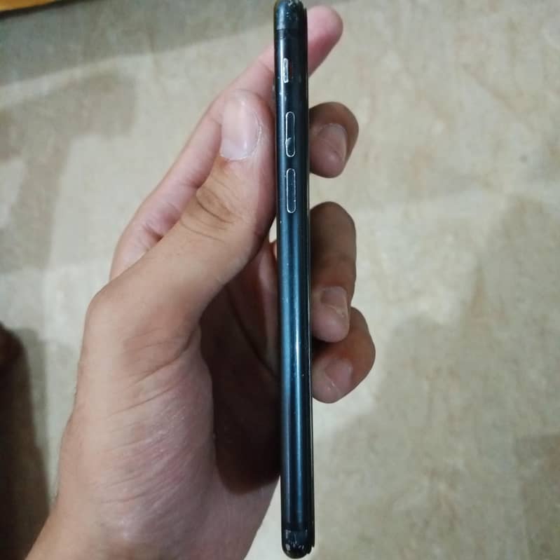 Apple iPhone 7 2