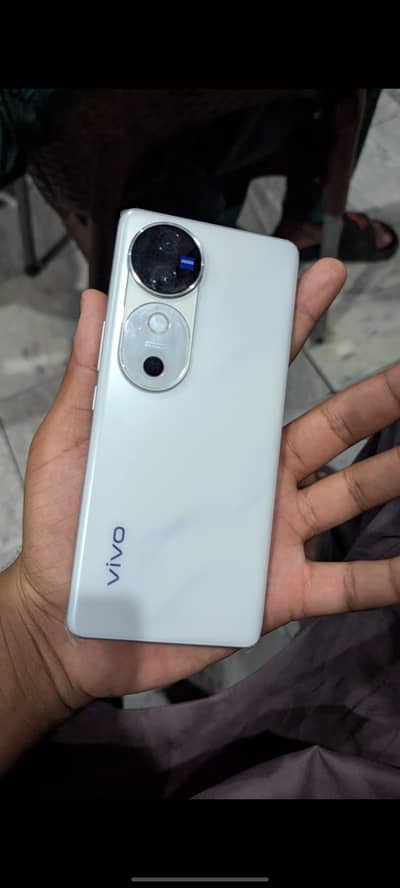 Vivo V40