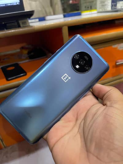 One Plus 7T 8/256 genuine