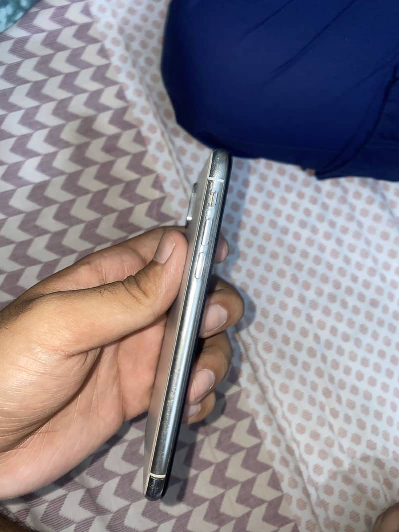 Apple iPhone X 2