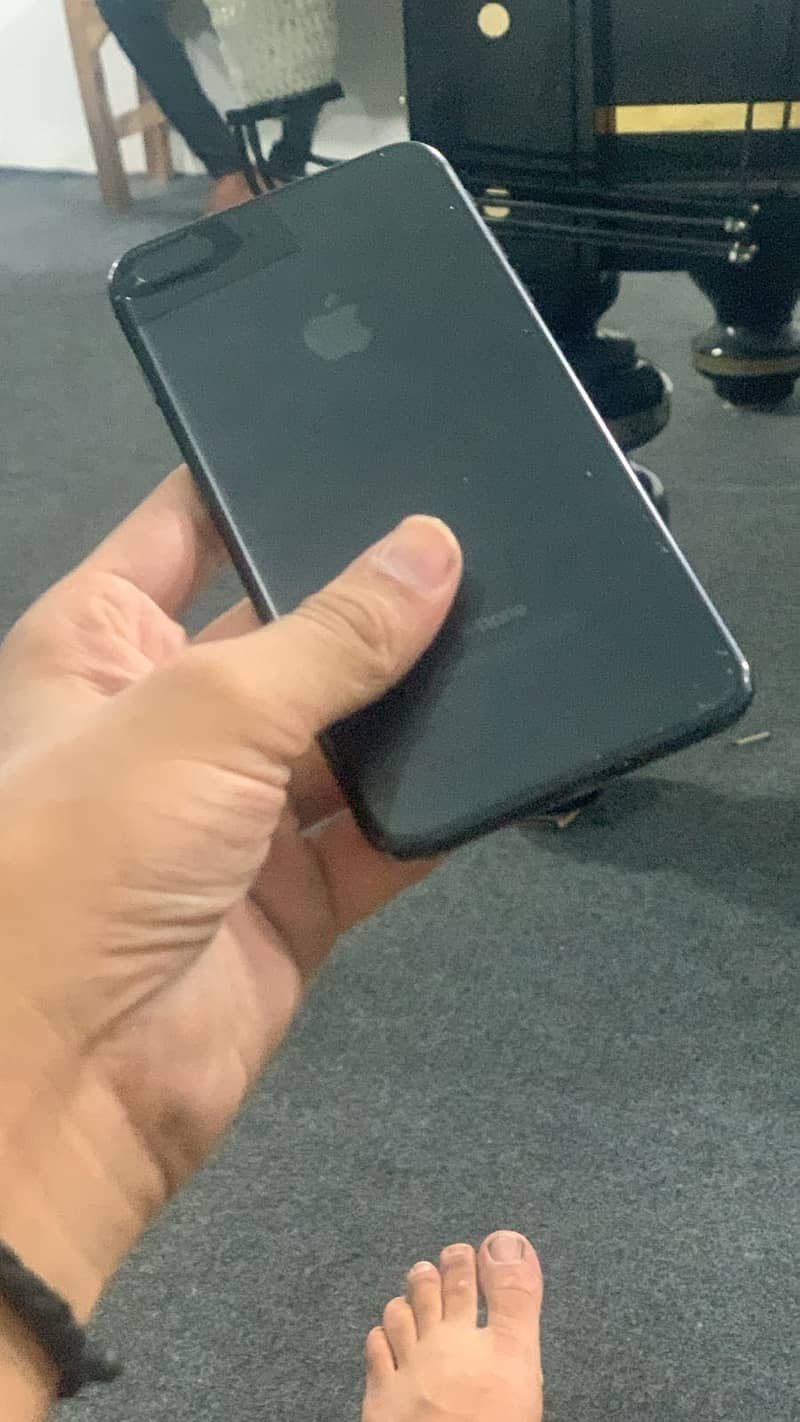 Apple iPhone 7 Plus 0