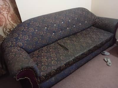 5 Seater sofa with cusion