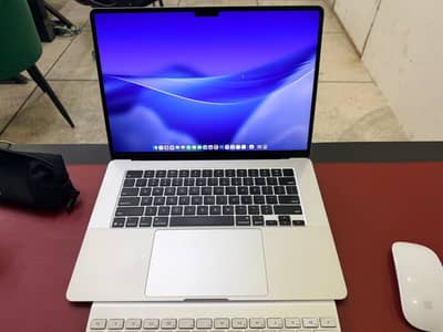 MacBook Air 15-inch (M4, 2025) – 16GB RAM / Pristine Condition (116 Cy