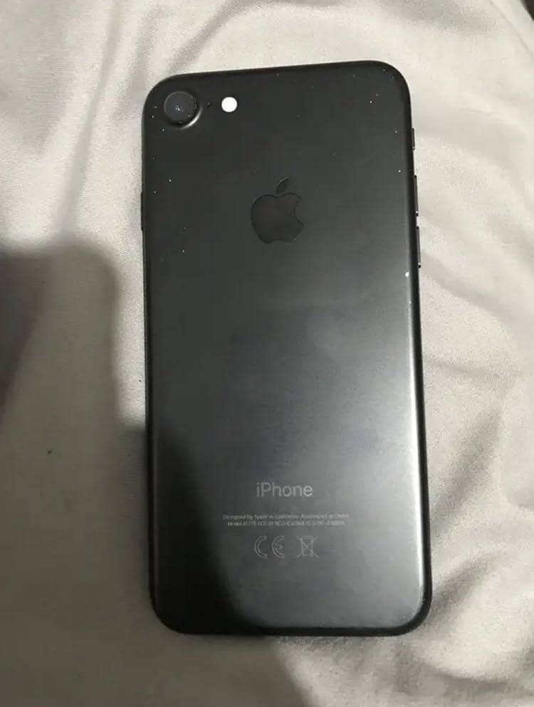 Apple iPhone 7 0