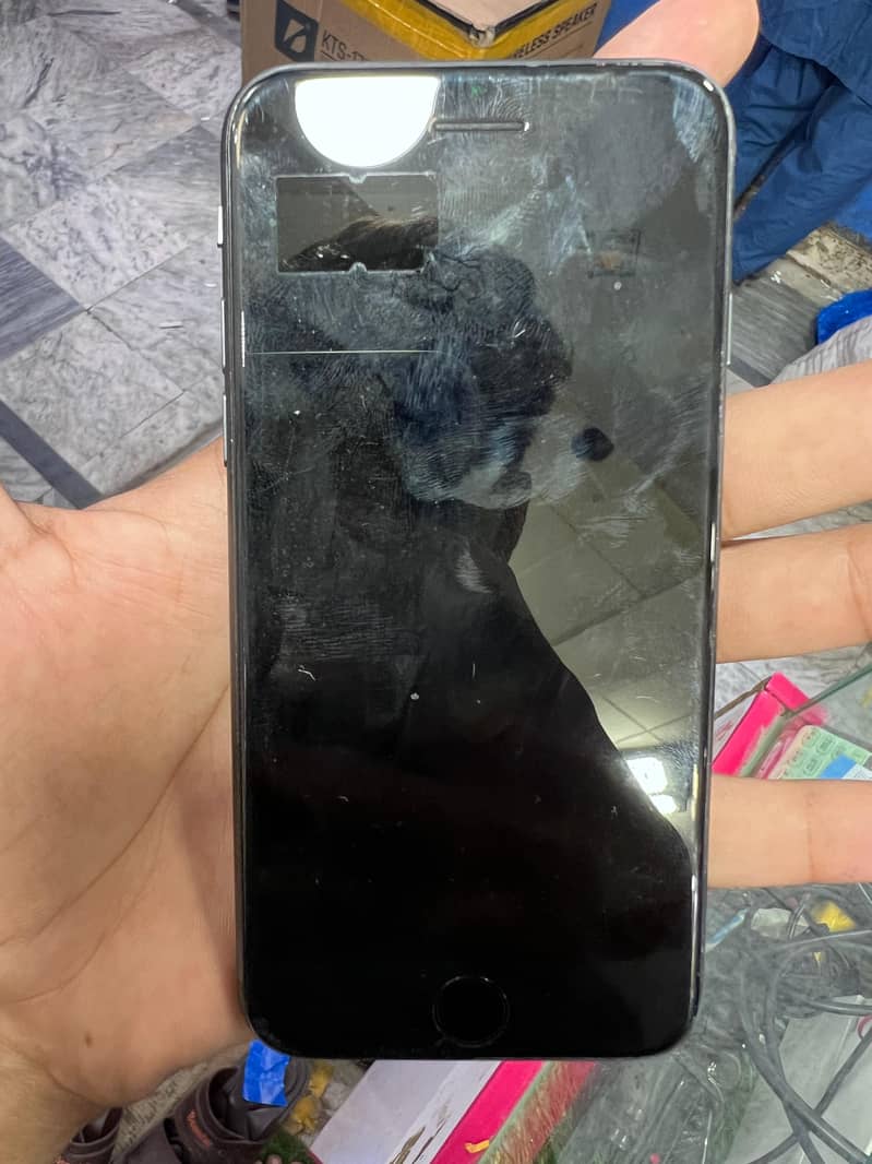 Apple iPhone 8 1