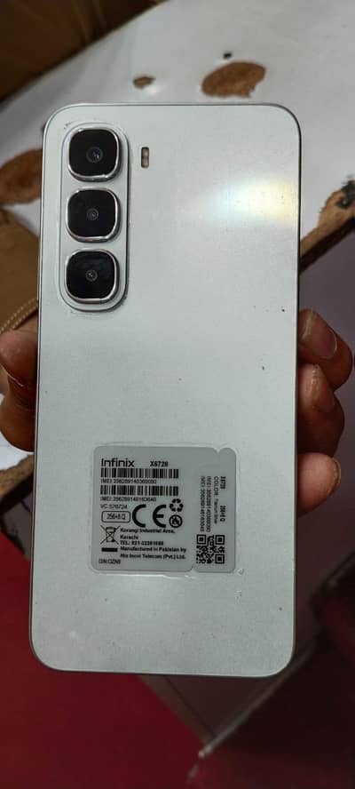 Infinix Hot 60i (8GB RAM + 256GB) 10/10 CONDITION SIRF ONE MONTH USED