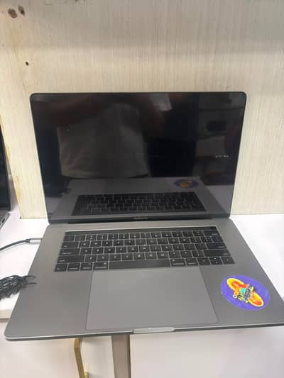 MACBOOK PRO 2017