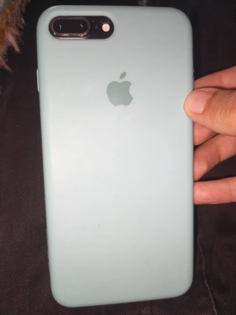 Apple iPhone 7 Plus 1