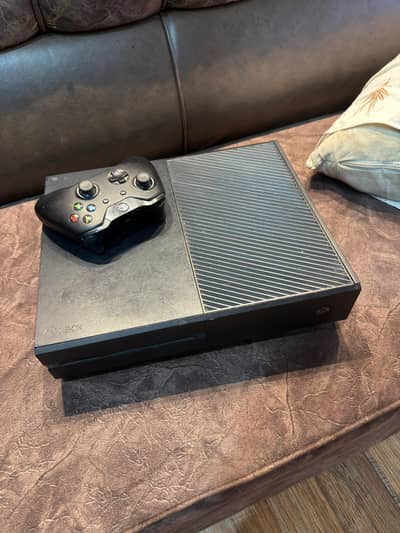 Xbox One for Sale – Excellent Condition | With Games & Accessories
