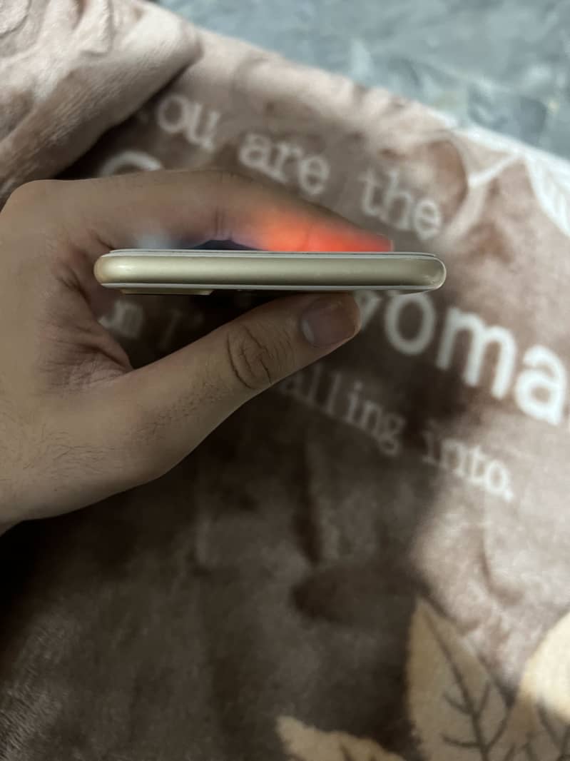 Apple iPhone 7 Plus 2