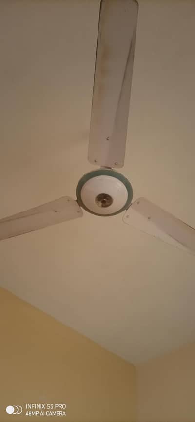 Ceiling fan 100% cooper good condition