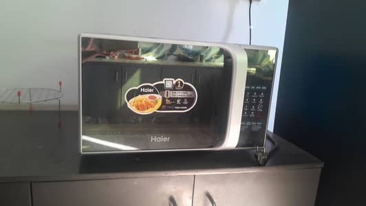 haier oven 4 days use only . . . new oven