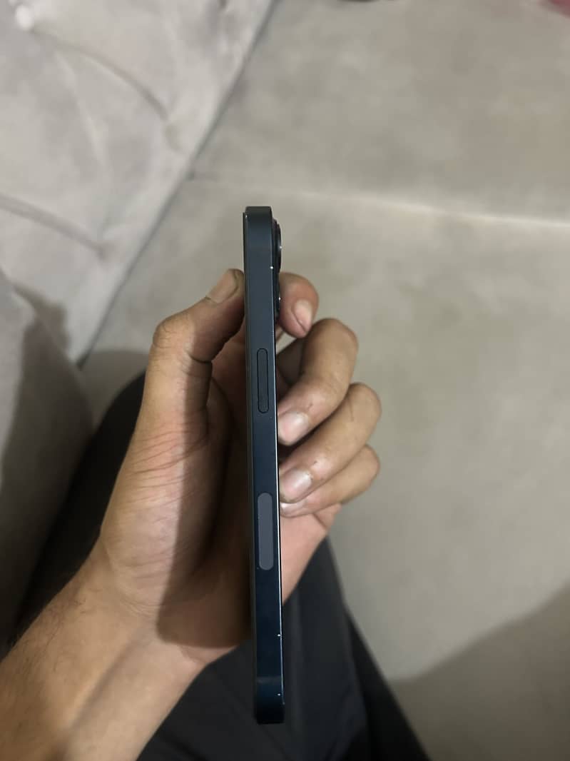 Apple iPhone 13 1