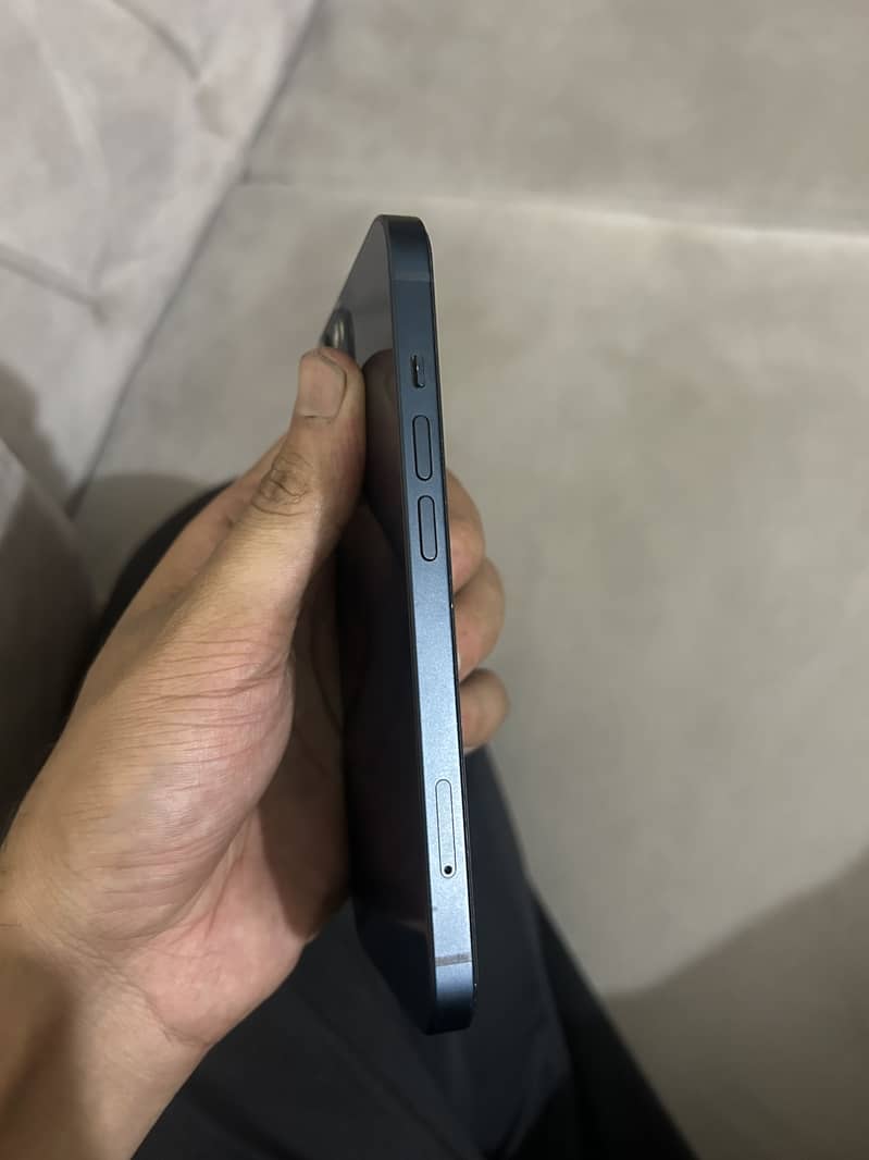 Apple iPhone 13 3