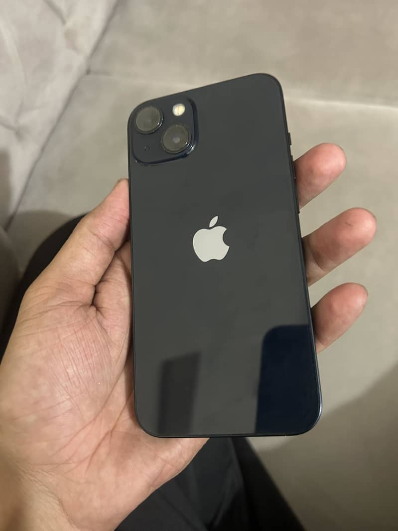 Apple iPhone 13 4