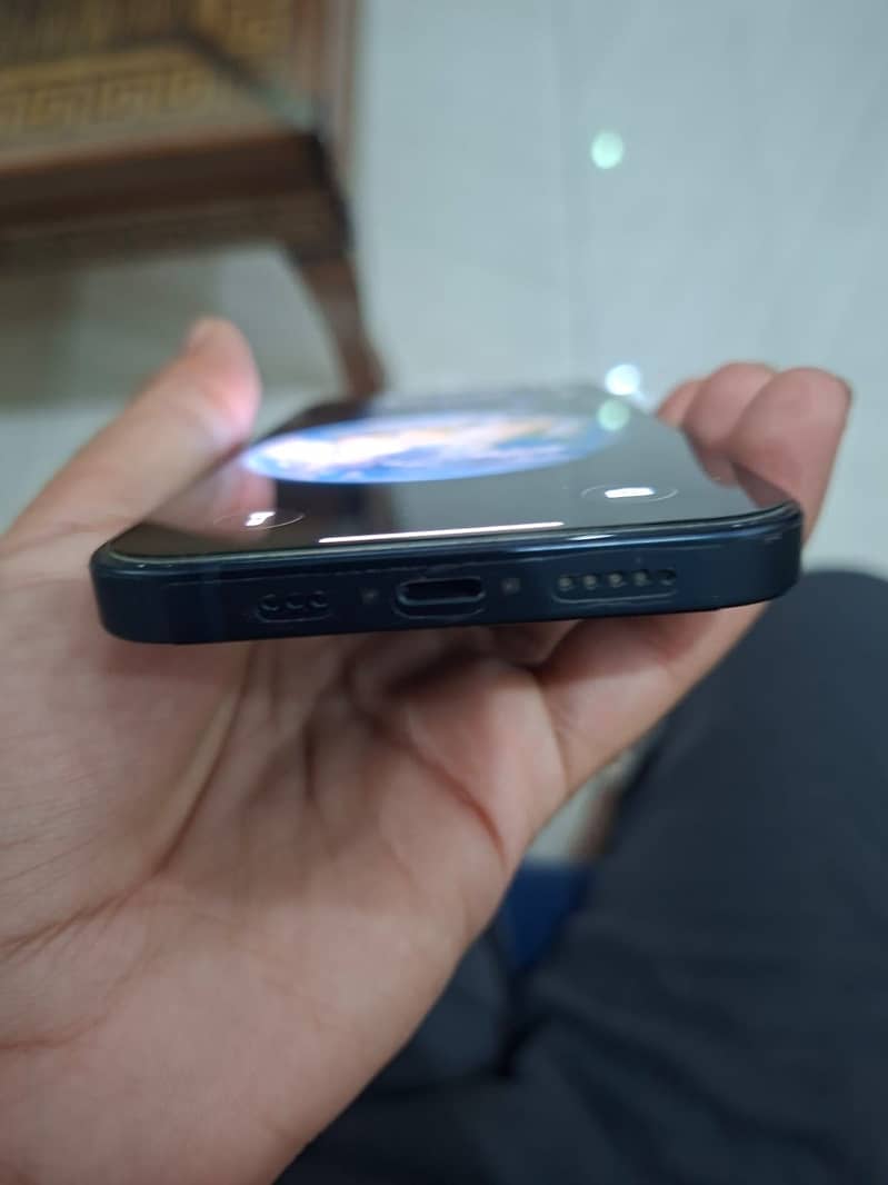 Apple iPhone 13 2