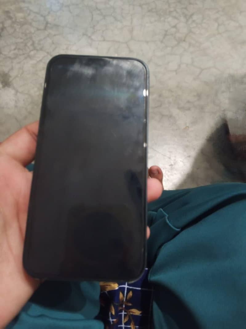 Apple iPhone 13 5
