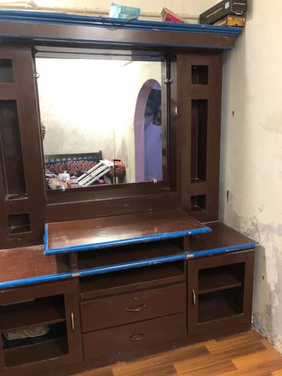 showcase for sale dressing table