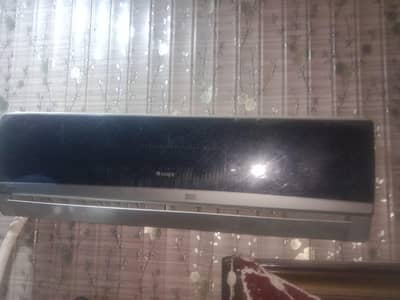 gree ac inverter for sale jis Bhai ko chaiye rabta kary