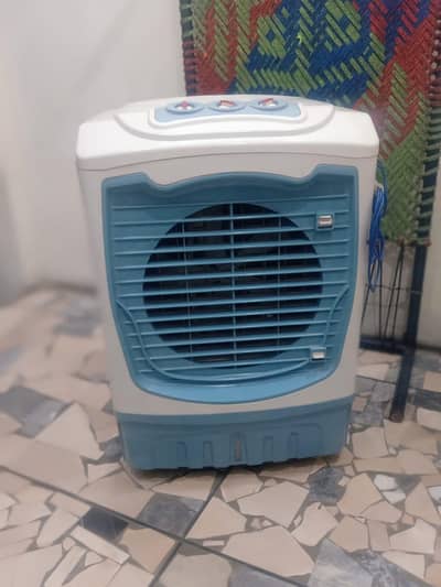 achi condition hay 2 year chala hay fast speed moter fan urgent sell