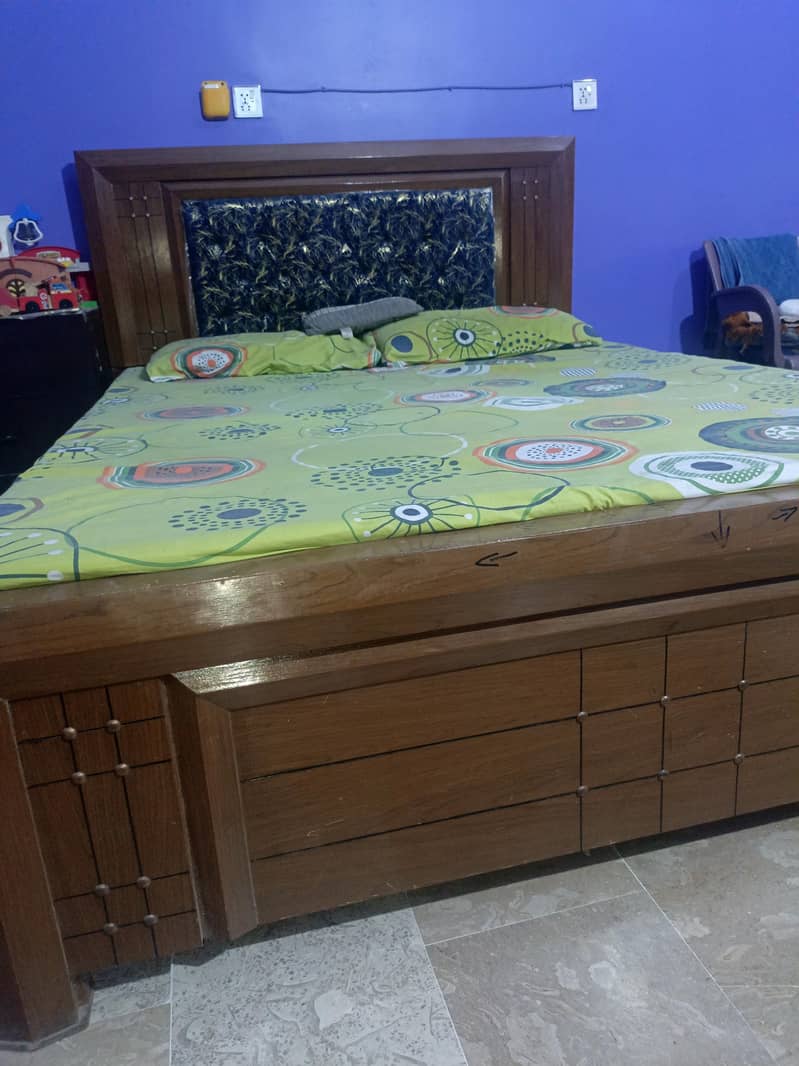 queen size bed 3