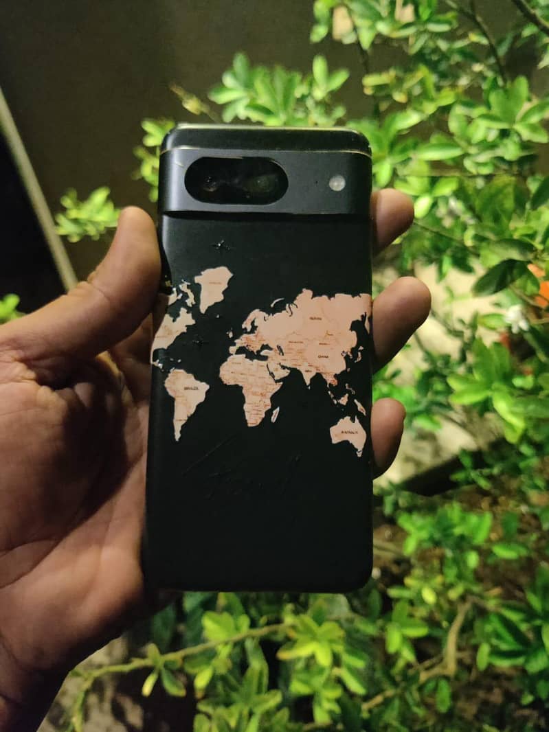 Google Pixel 8 4