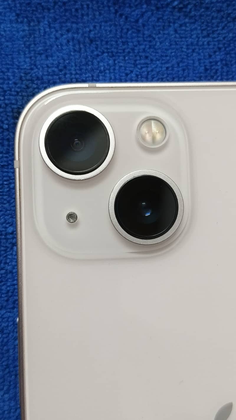 Apple iPhone 13 4