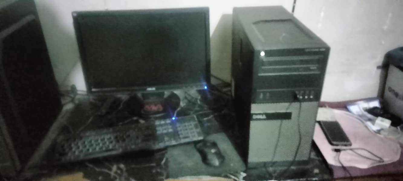 complete gaming PC setup led,PC, keyboard, 4