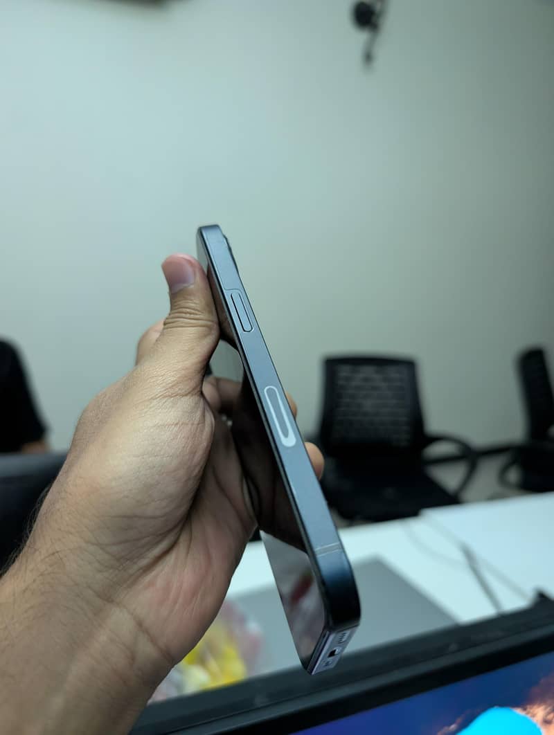 Iphone 13 4