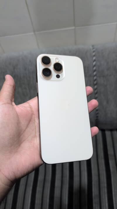 Apple iPhone 16 Pro Max