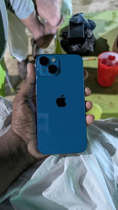 Apple iPhone 13